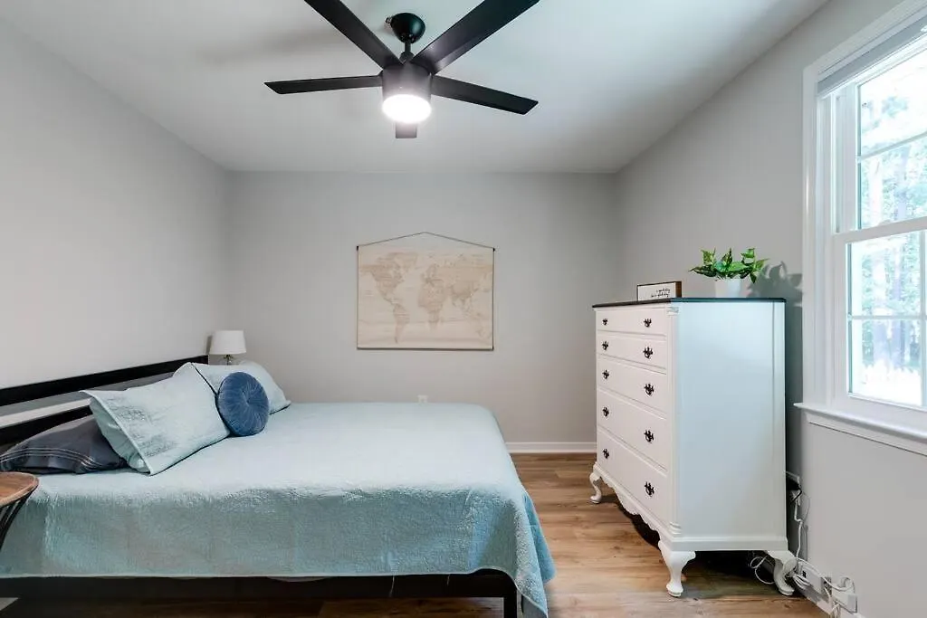 Charming, Cheerful 3 Bedroom Home In Richmond, Va! Richmond