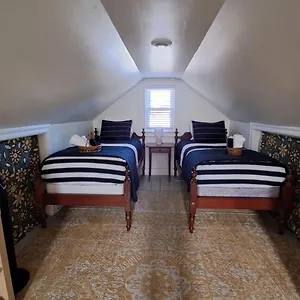 Holiday home Private House Mins To Maymont Park, Trails & Vcu!, Richmond
