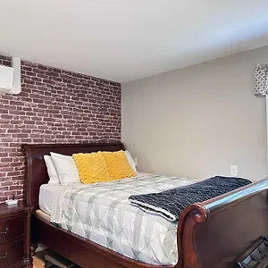 Holiday home E3 Centrally Located In Carytown Fully Fenced, Richmond